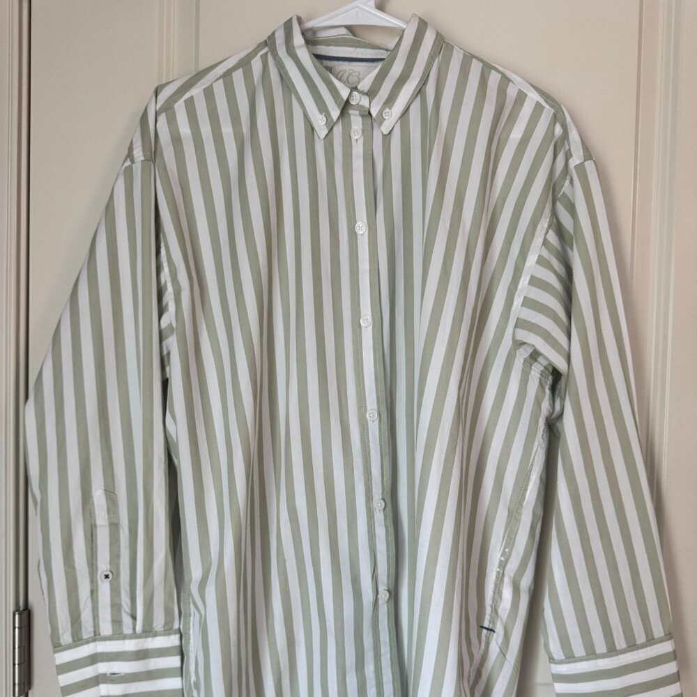J. Crew Relaxed-fit crisp cotton poplin shirt in stripe. Size 12. Like New.
